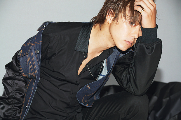 GLORY | EXILE TAKAHIRO 「the VISIONALUX」SPECIAL WEBSITE